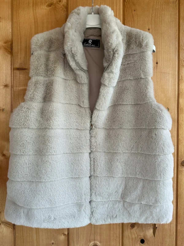 beige faux fur dames bodywarmer met horizontale stiksels, opstaande kraag en ritssluiting