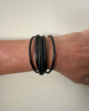 "Zwarte leren Herenarmband met gevlochten en gladde banden"
